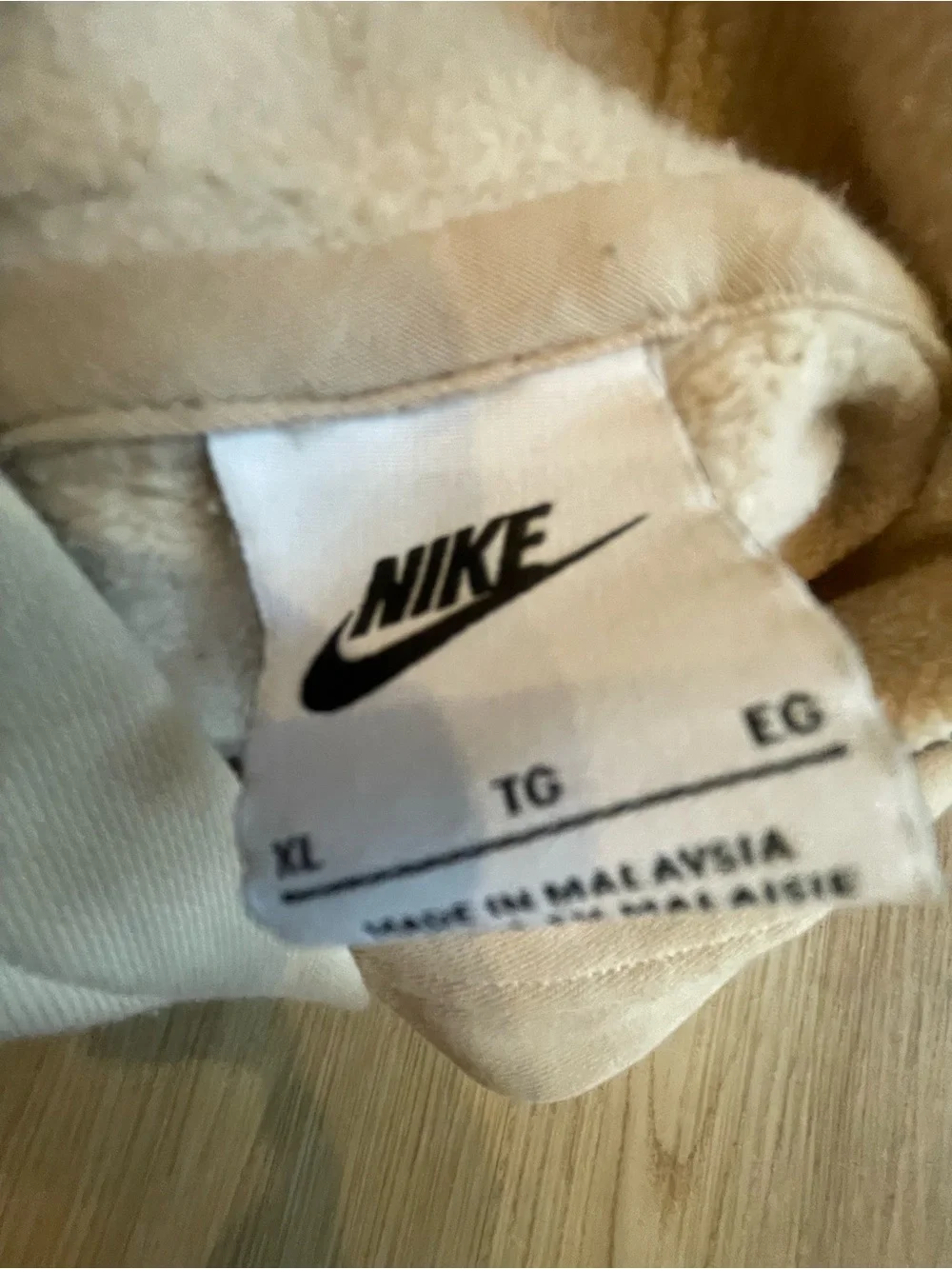 Nike Girl’s kid Cream Pullover Sweatshirt